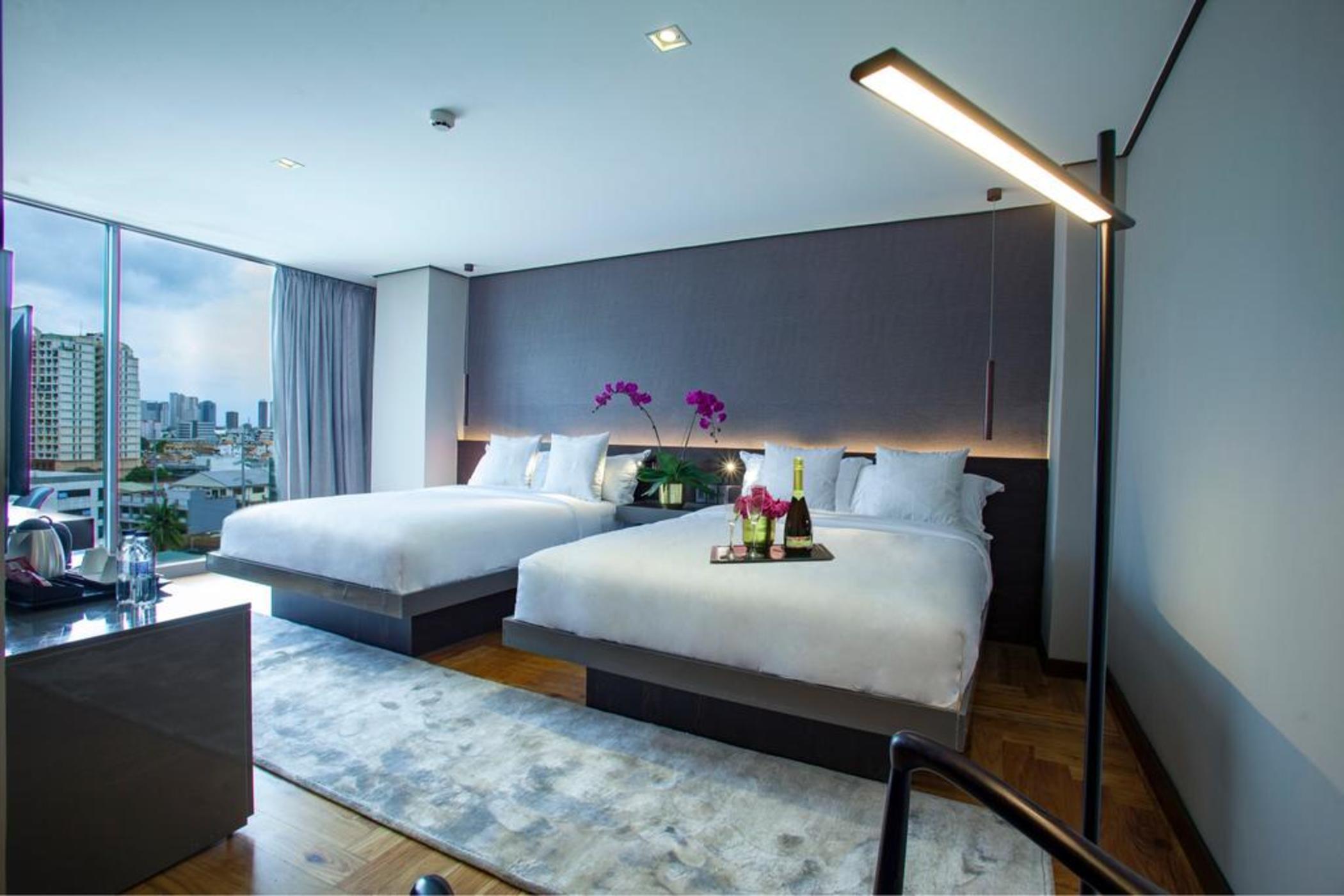 Ramada Encore By Wyndham Makati Makati City Exterior foto